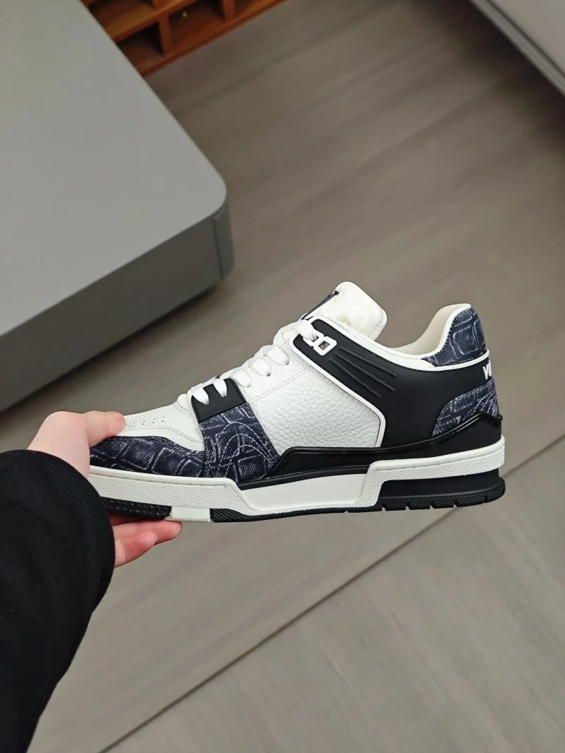 Louis Vuitton Trainer Sneaker EasyCare 32565