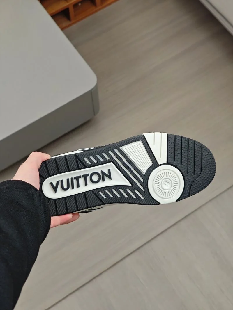 Louis Vuitton Trainer Sneaker EasyCare 32565