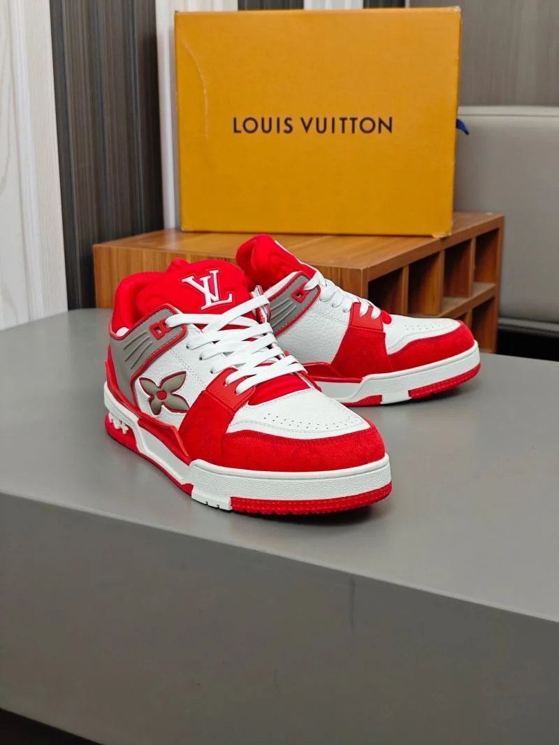 Casual Louis Vuitton Trainer Sneaker 32569