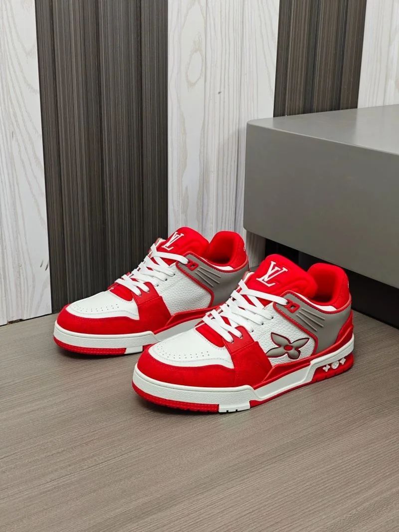 Casual Louis Vuitton Trainer Sneaker 32569