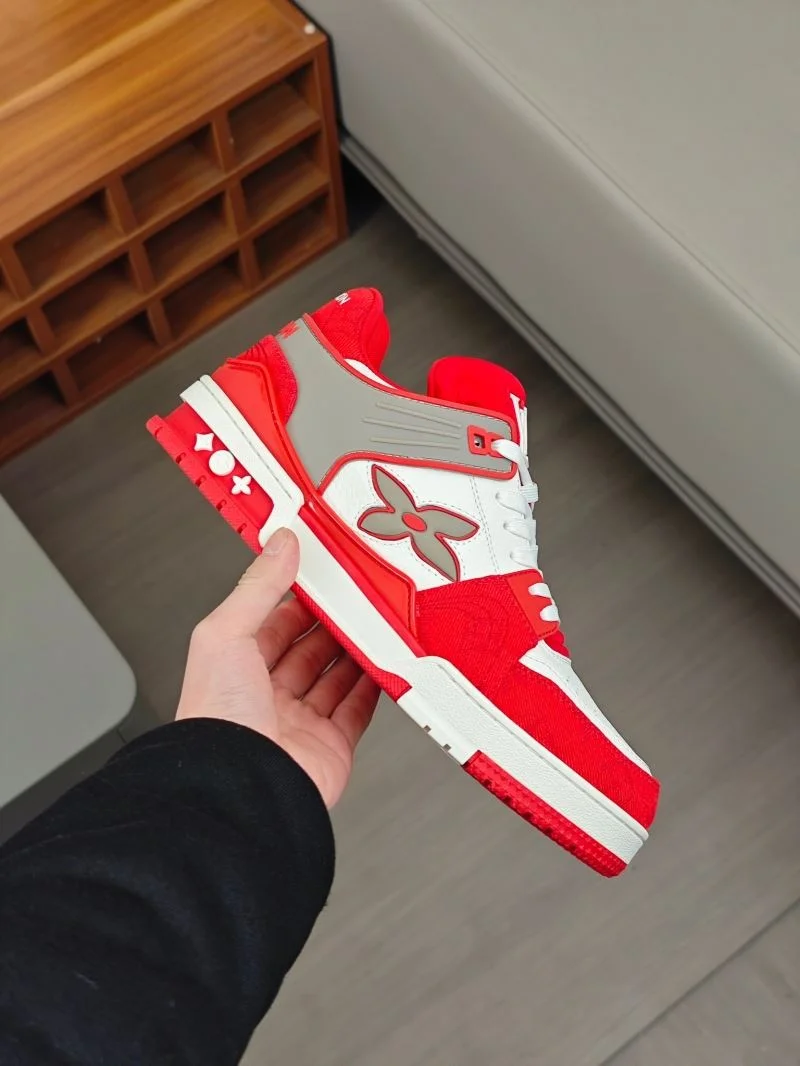 Casual Louis Vuitton Trainer Sneaker 32569