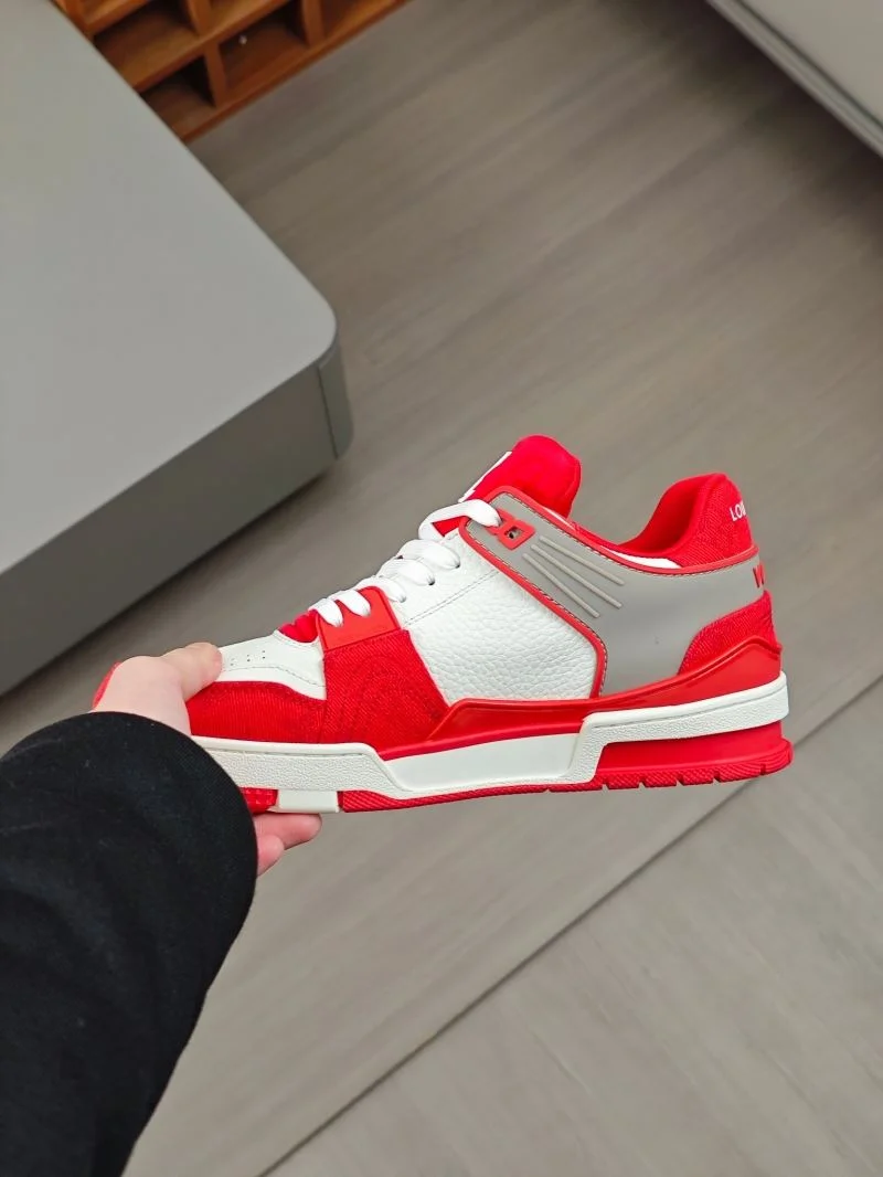 Casual Louis Vuitton Trainer Sneaker 32569