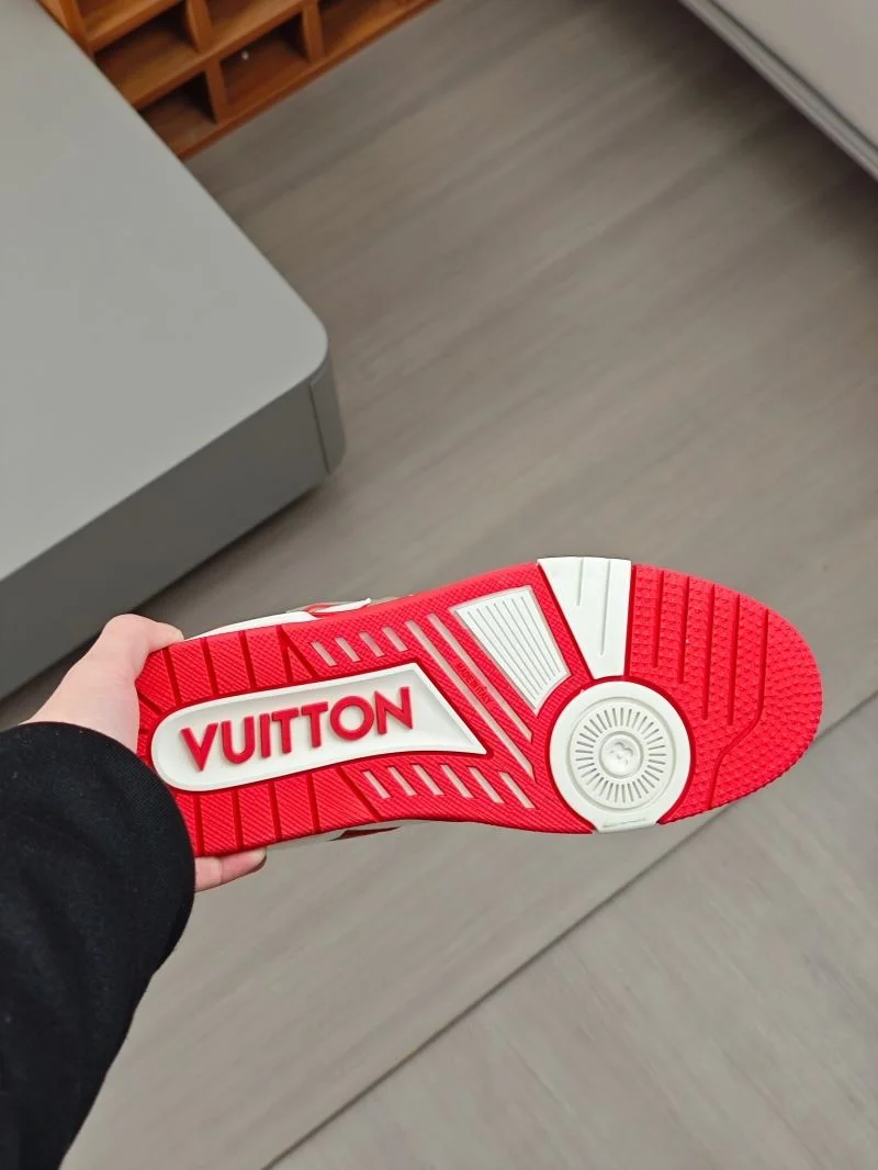 Casual Louis Vuitton Trainer Sneaker 32569