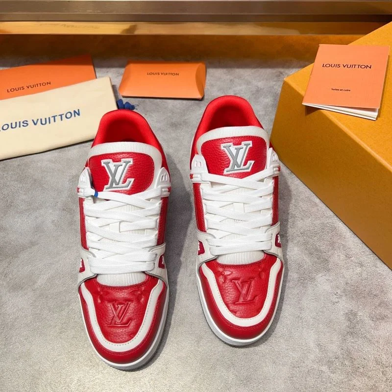 Sleek Louis Vuitton Trainer Sneaker 32559