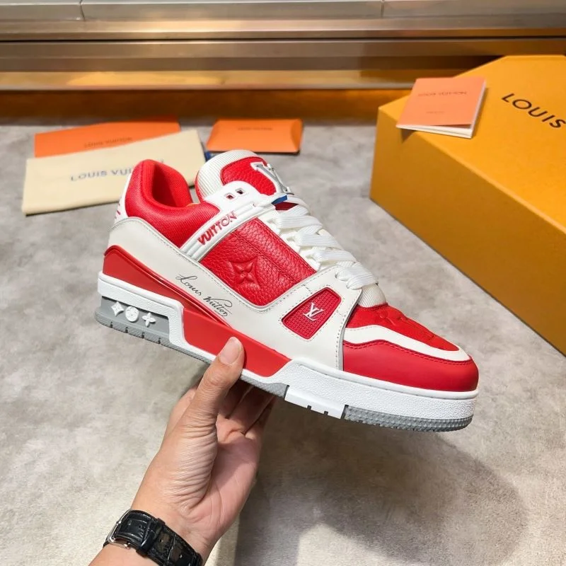 Sleek Louis Vuitton Trainer Sneaker 32559
