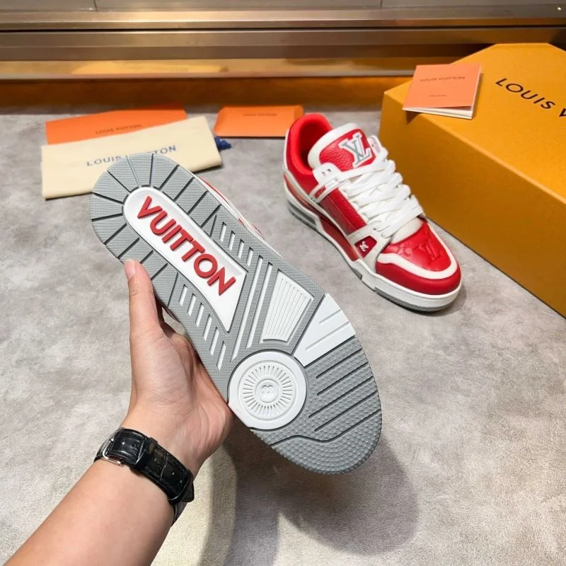 Sleek Louis Vuitton Trainer Sneaker 32559