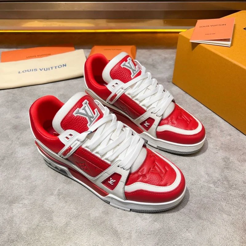 Sleek Louis Vuitton Trainer Sneaker 32559