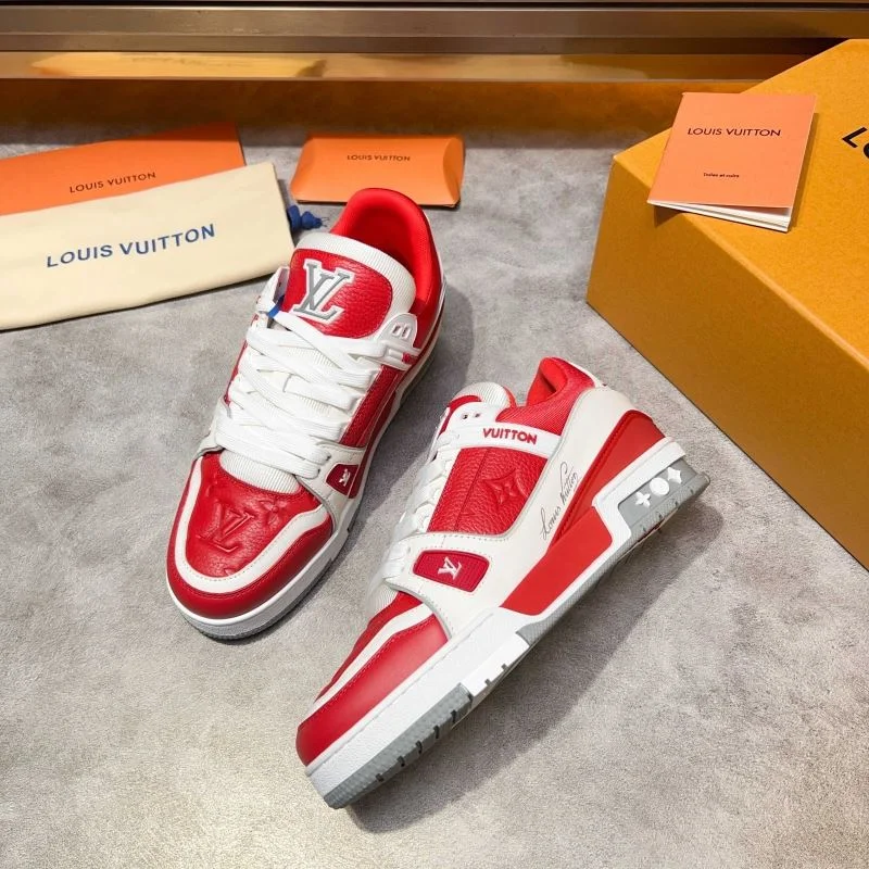 Sleek Louis Vuitton Trainer Sneaker 32559