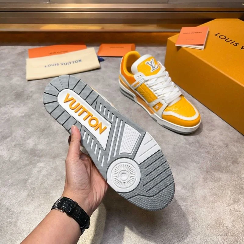EyeCatching Louis Vuitton Trainer Sneaker 32556