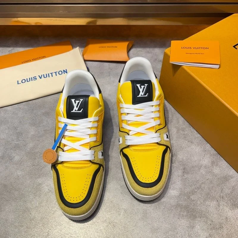 Elegant Louis Vuitton Trainer Sneaker 32568
