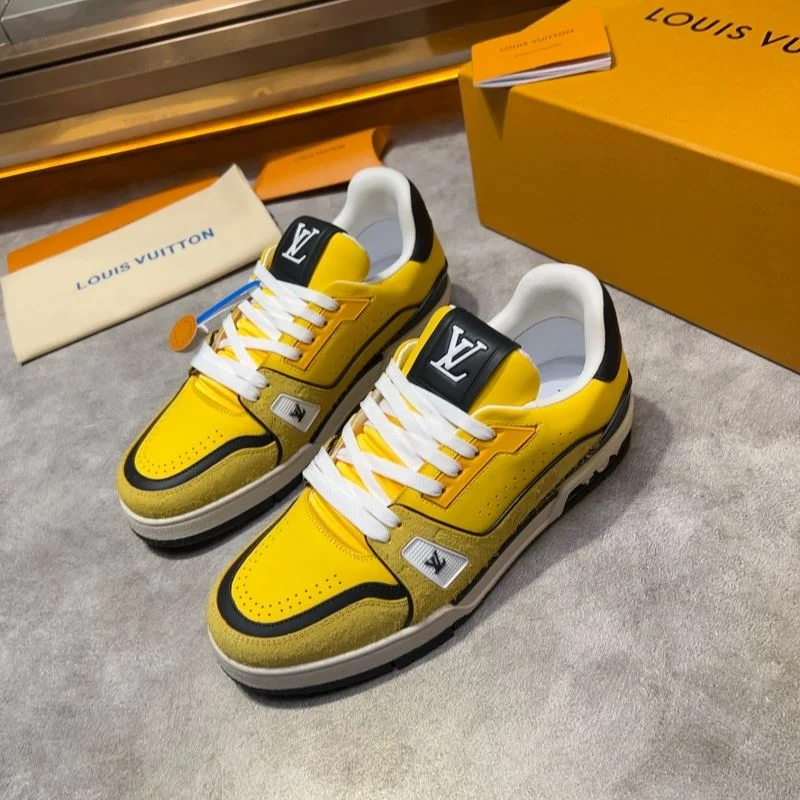 Elegant Louis Vuitton Trainer Sneaker 32568