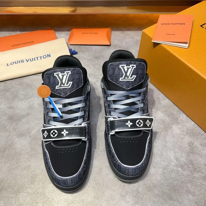 Louis Vuitton Trainer Sneaker Refined 32557