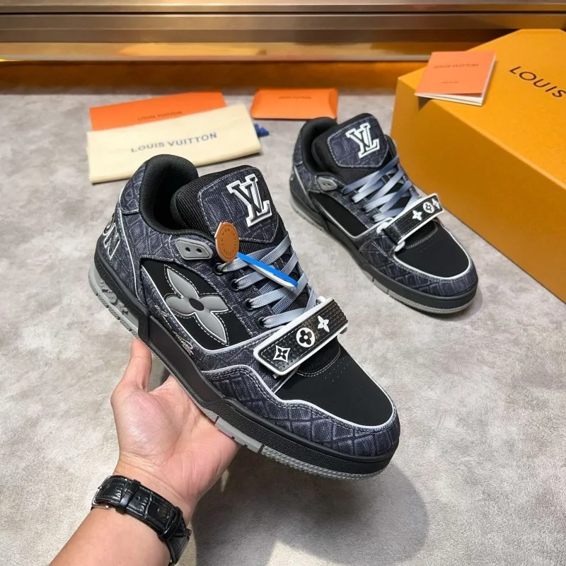 Louis Vuitton Trainer Sneaker Refined 32557