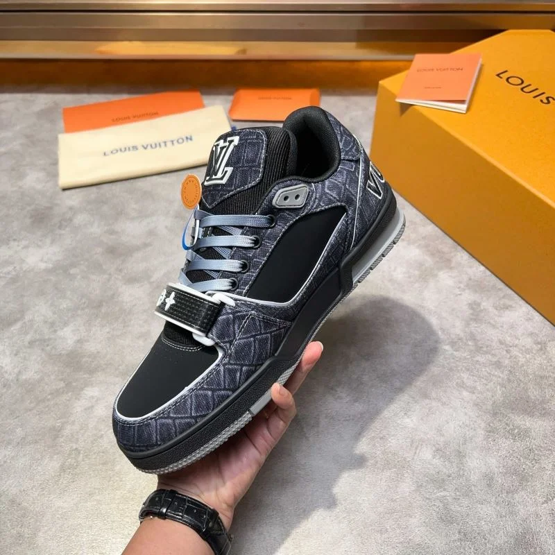 Louis Vuitton Trainer Sneaker Refined 32557