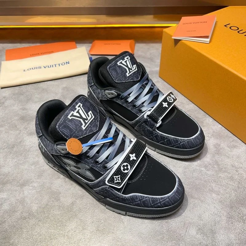 Louis Vuitton Trainer Sneaker Refined 32557