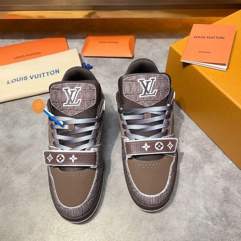 EyeCatching Louis Vuitton Trainer Sneaker 32549
