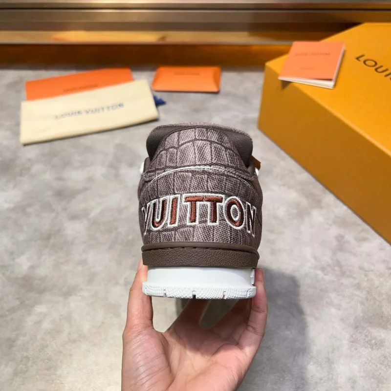 EyeCatching Louis Vuitton Trainer Sneaker 32549