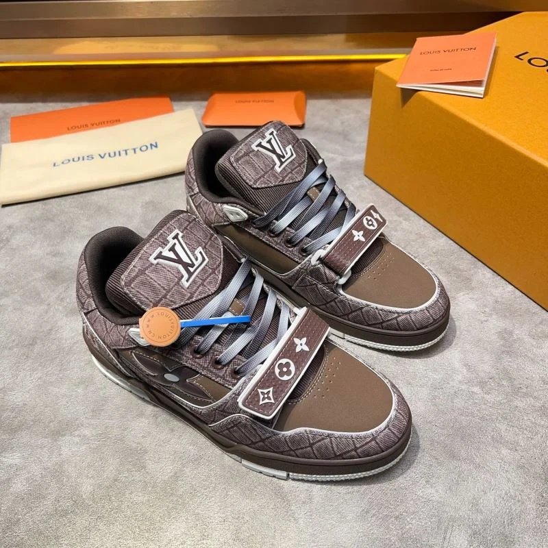 EyeCatching Louis Vuitton Trainer Sneaker 32549