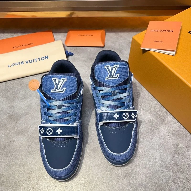 Louis Vuitton Trainer Sneaker Supportive 32550