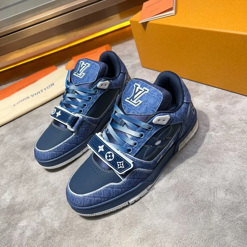 Louis Vuitton Trainer Sneaker Supportive 32550
