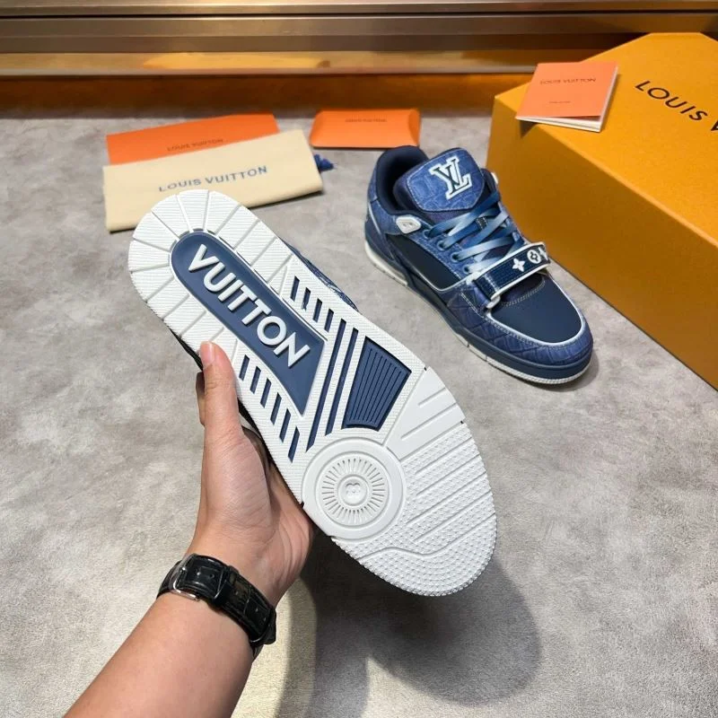 Louis Vuitton Trainer Sneaker Supportive 32550