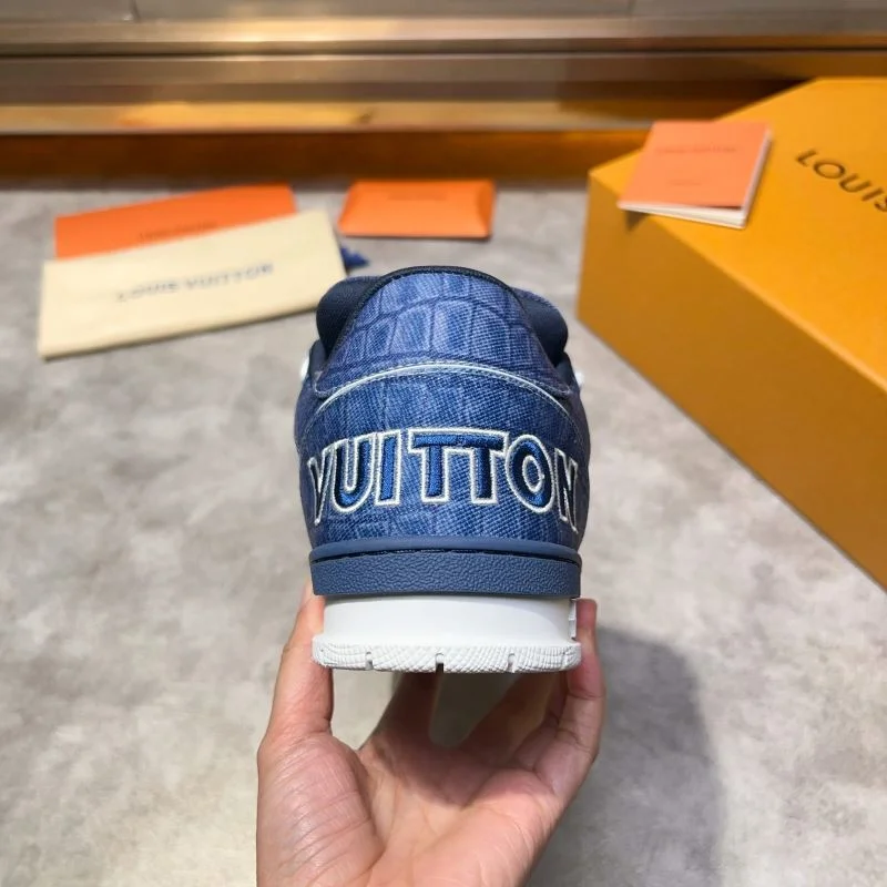 Louis Vuitton Trainer Sneaker Supportive 32550