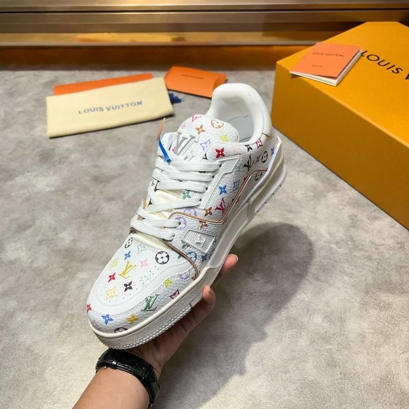 Louis Vuitton Trainer Sneaker Popular 32552