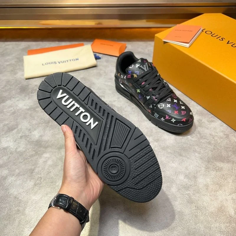 Modern Louis Vuitton Trainer Sneaker 32548