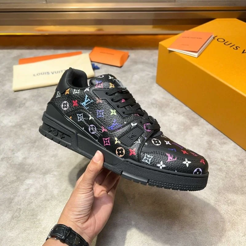 Modern Louis Vuitton Trainer Sneaker 32548