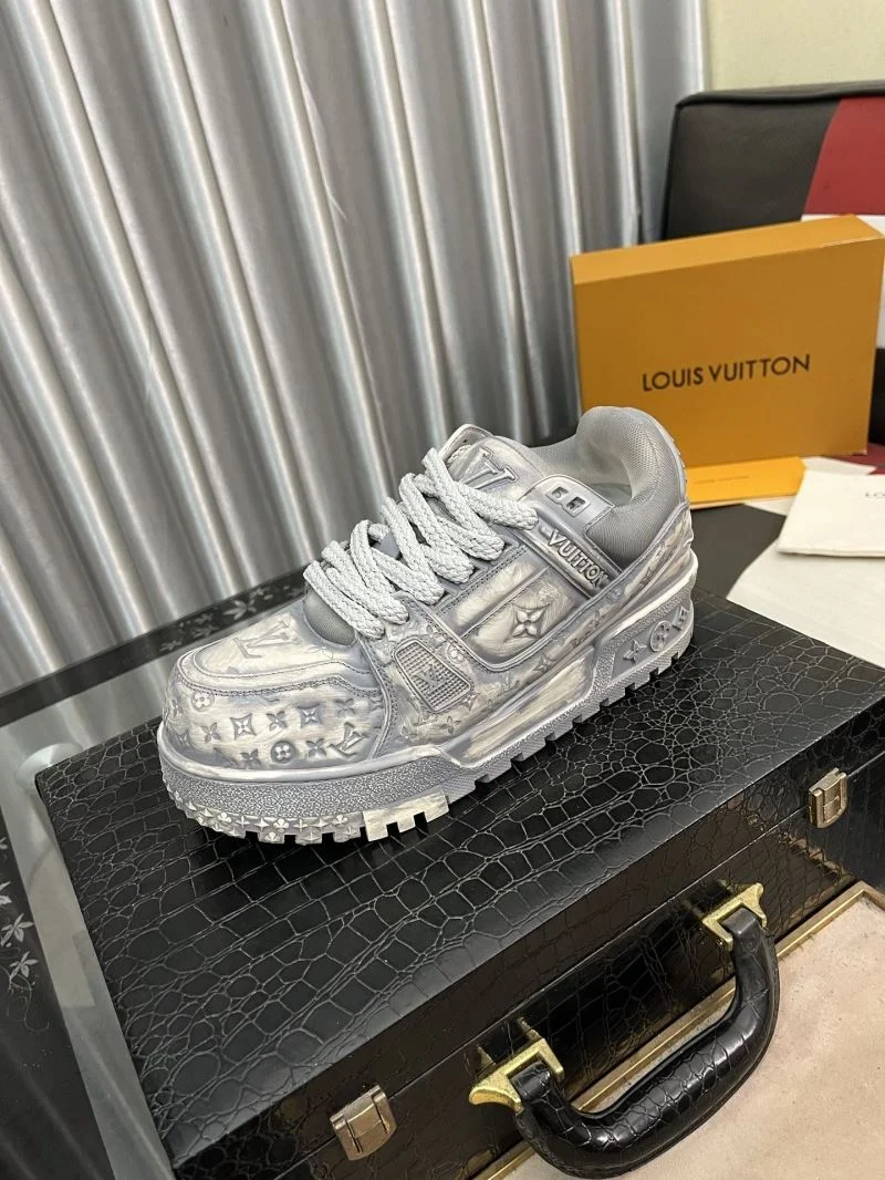 Louis Vuitton Trainer Sneaker EasyCare 32545