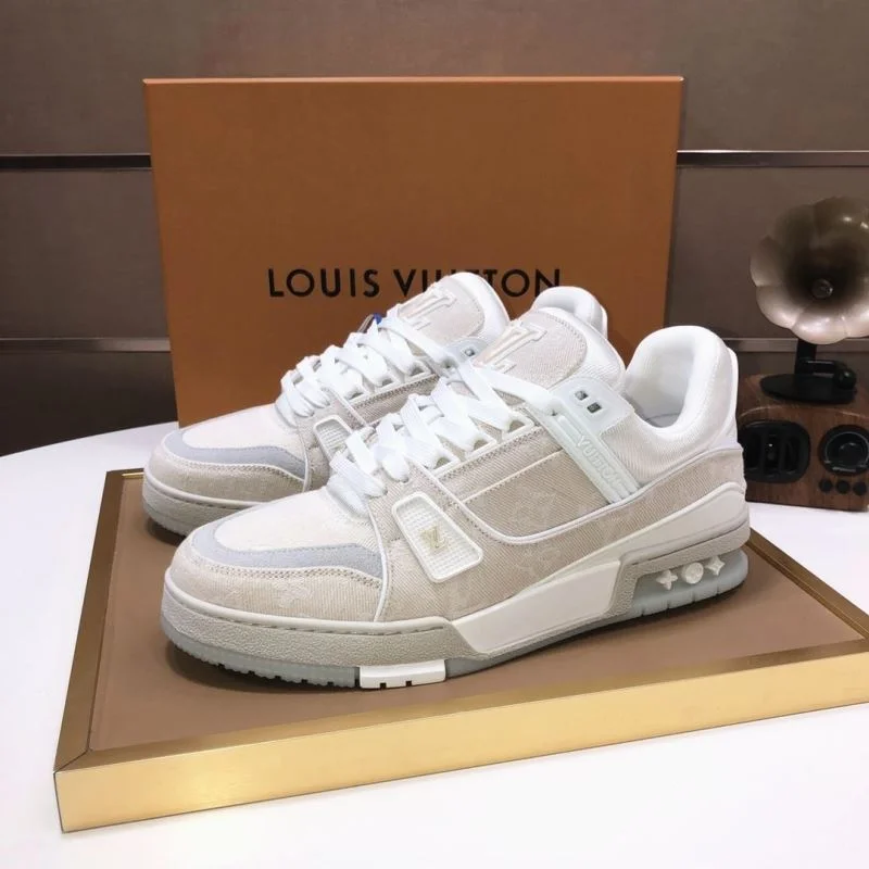 Vibrant Louis Vuitton Trainer Sneaker 32541
