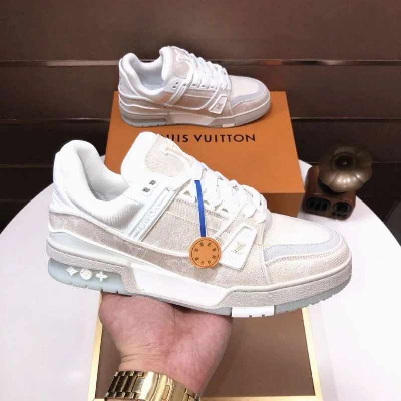 Vibrant Louis Vuitton Trainer Sneaker 32541