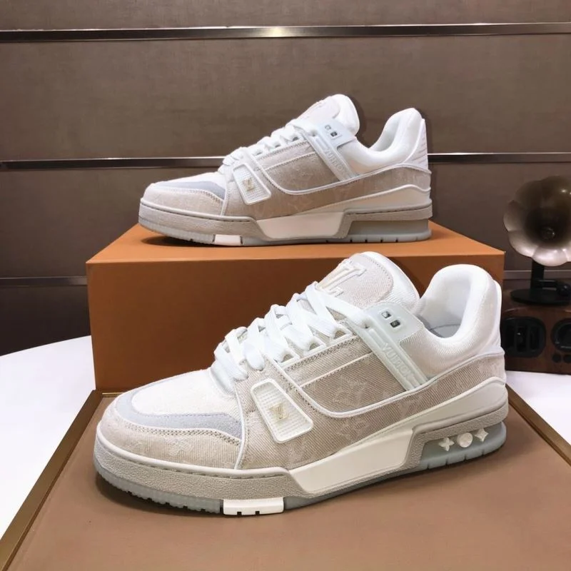 Vibrant Louis Vuitton Trainer Sneaker 32541