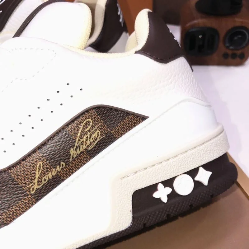 TopPick Louis Vuitton Trainer Sneaker 32535