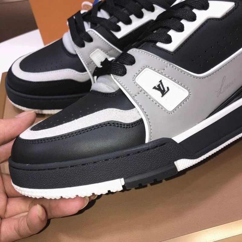 Louis Vuitton Trainer Sneaker HighQuality 32529