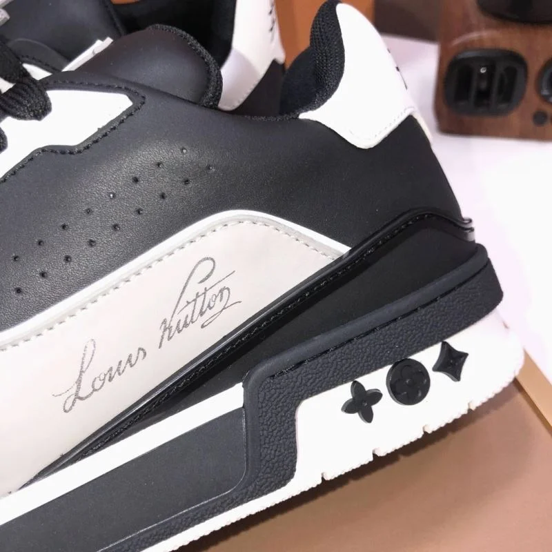 Louis Vuitton Trainer Sneaker HighQuality 32529
