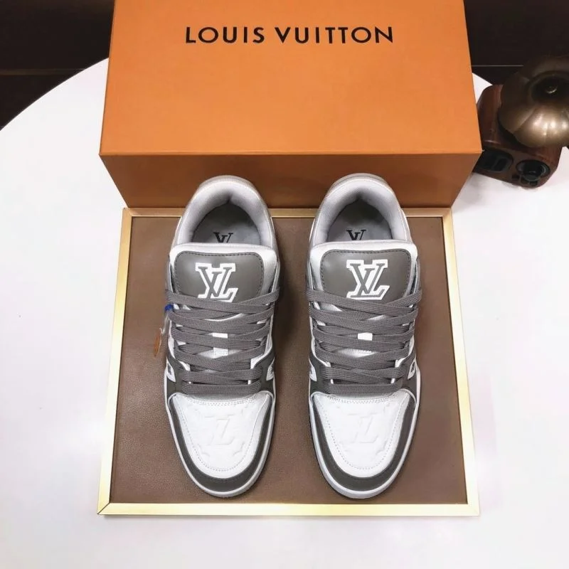 WellDesigned Louis Vuitton Trainer Sneaker 32519