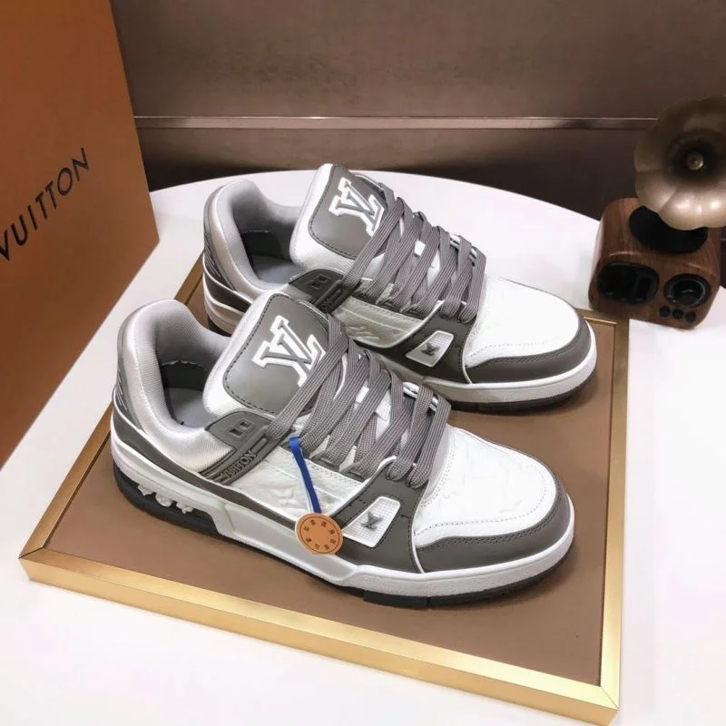 WellDesigned Louis Vuitton Trainer Sneaker 32519