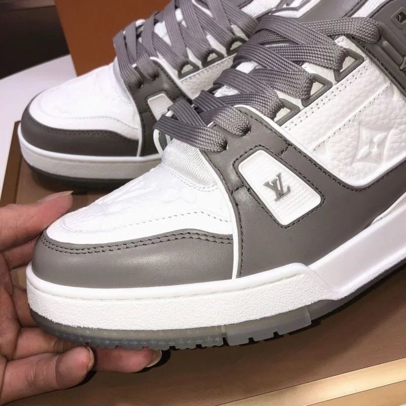 WellDesigned Louis Vuitton Trainer Sneaker 32519