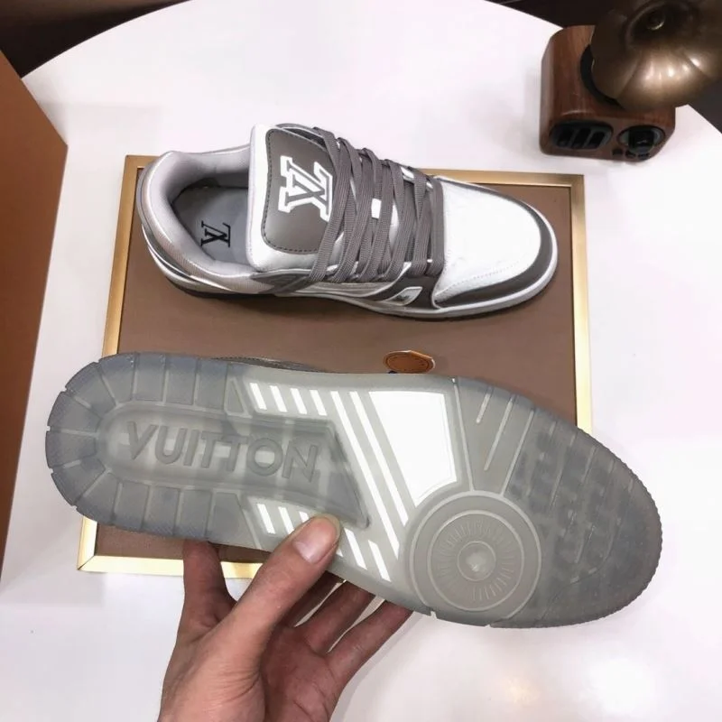 WellDesigned Louis Vuitton Trainer Sneaker 32519