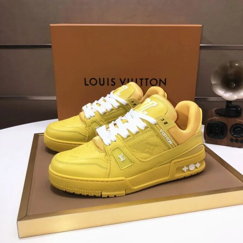 Louis Vuitton Trainer Sneaker Chic 32525
