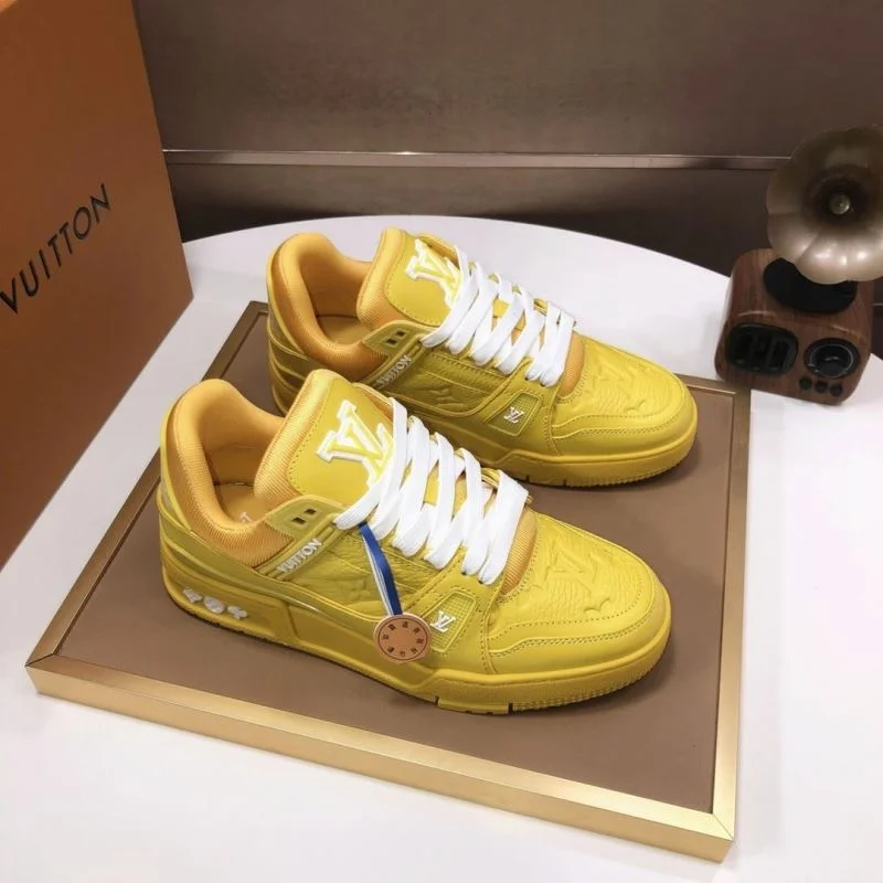 Louis Vuitton Trainer Sneaker Chic 32525