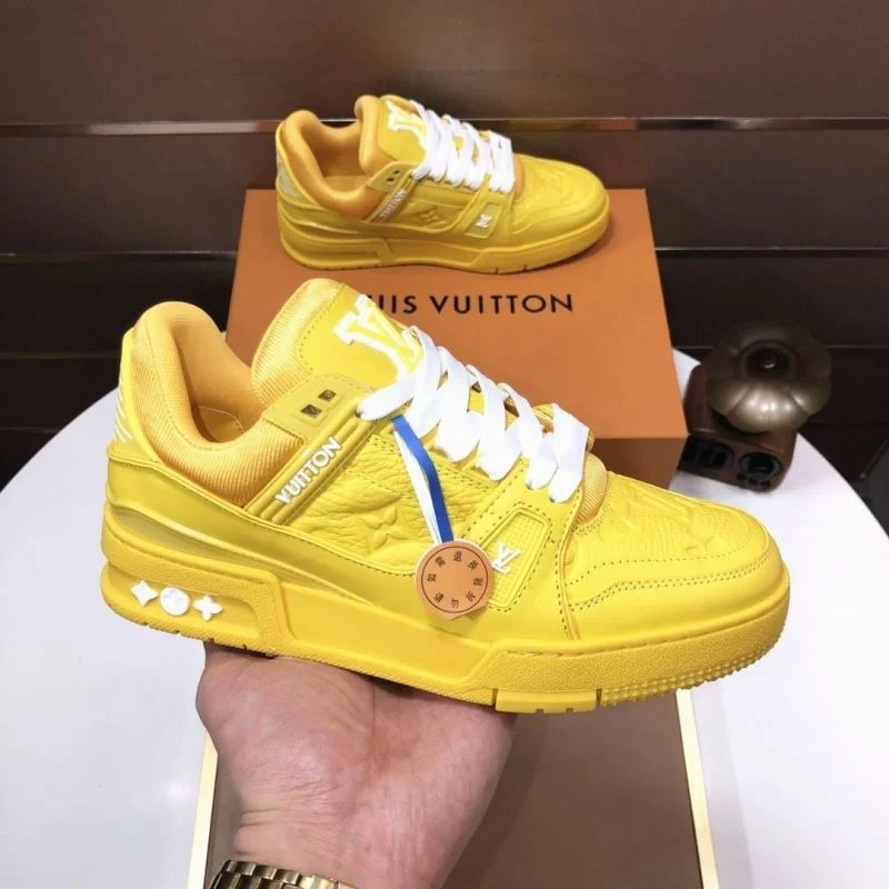 Louis Vuitton Trainer Sneaker Chic 32525