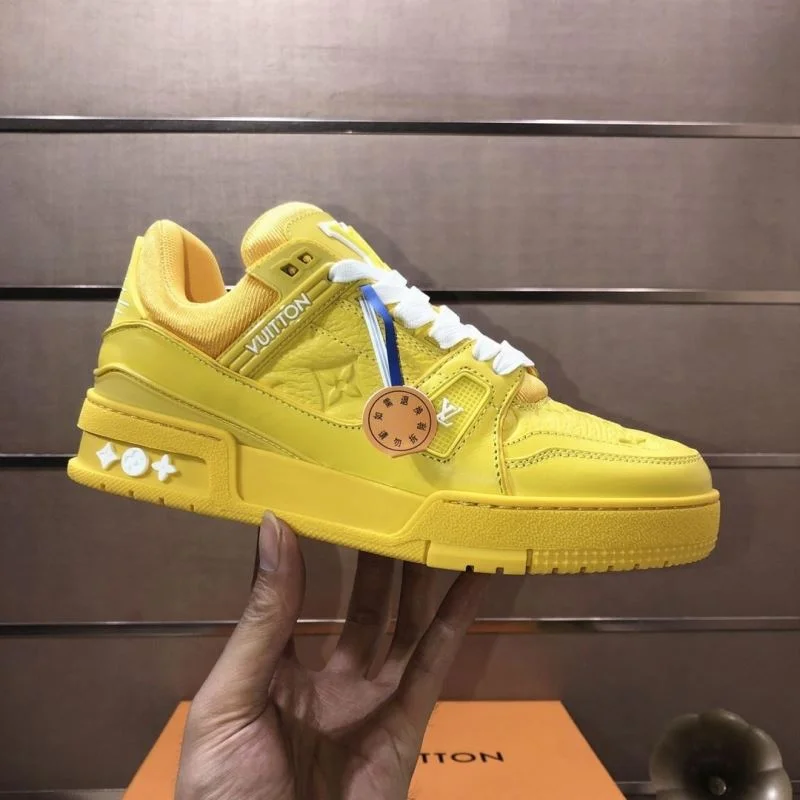 Louis Vuitton Trainer Sneaker Chic 32525