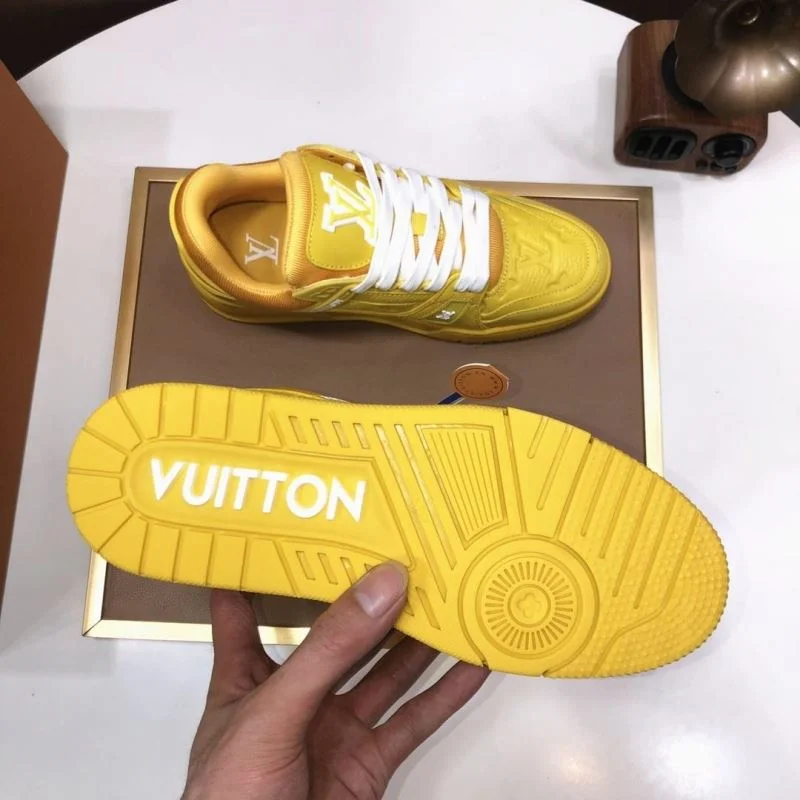 Louis Vuitton Trainer Sneaker Chic 32525