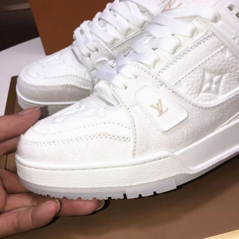 Sophisticated Louis Vuitton Trainer Sneaker 32532