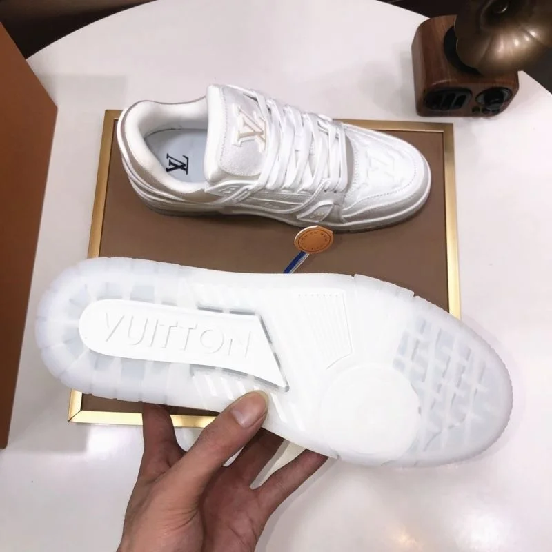 Sophisticated Louis Vuitton Trainer Sneaker 32532