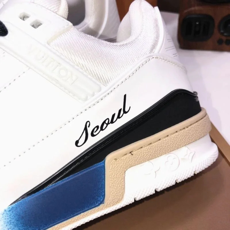Louis Vuitton Trainer Sneaker ModernLook 32527