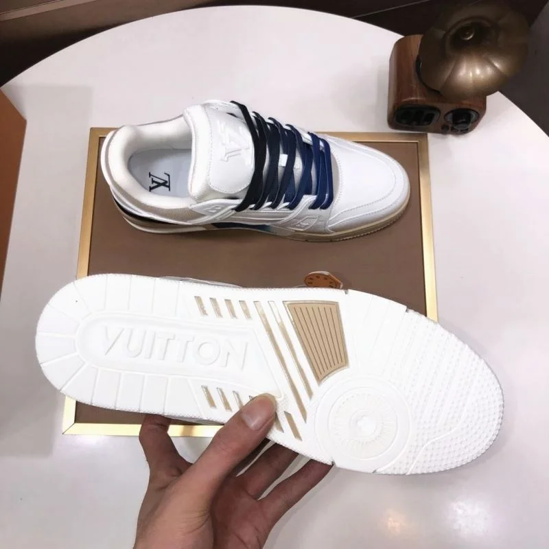 Louis Vuitton Trainer Sneaker ModernLook 32527