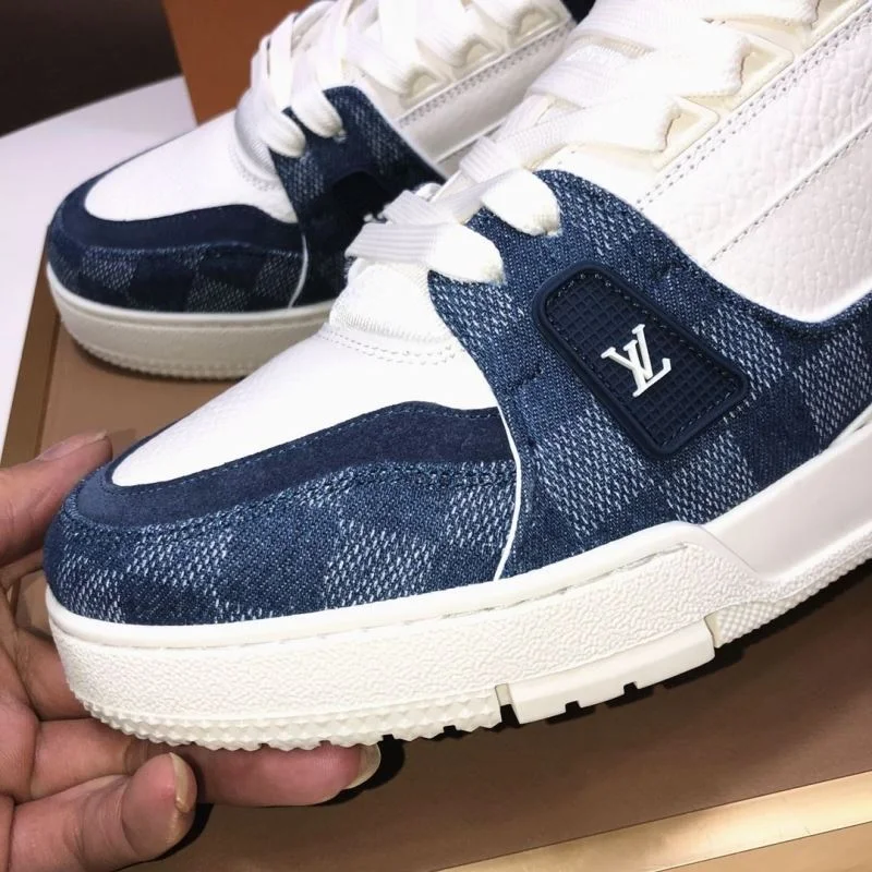 Resilient Louis Vuitton Trainer Sneaker 32521